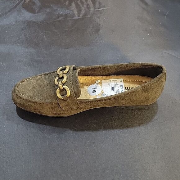 BRAND NEW WHITEMT CHAIN LINKING DESIGN SLIP ON WOMEN"S LOAFER - Picture 15 of 15